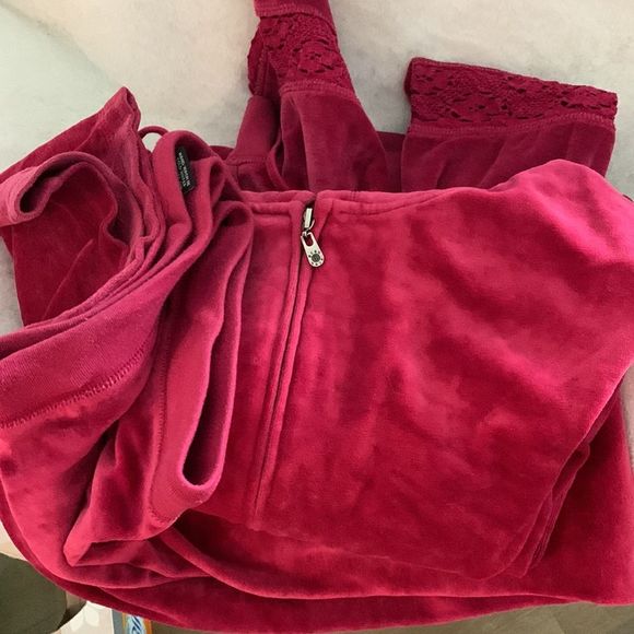 BCBG MAXAZRIA Velour Suit - Picture 10 of 15